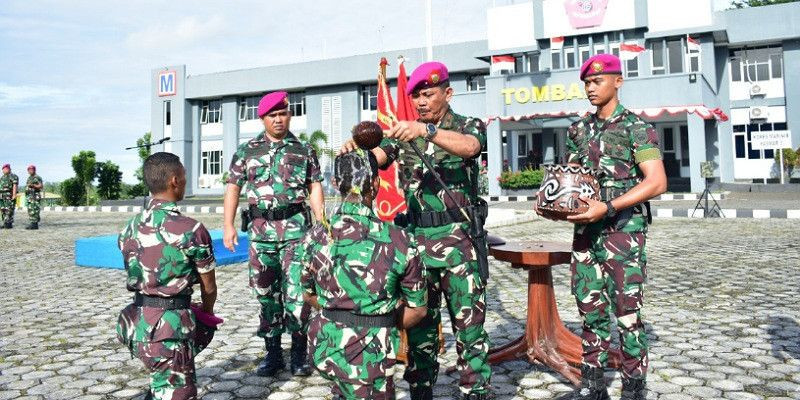Komandan Pasmar 3 Pimpin Upacara Tradisi Penerimaan Bintara Dan Tamtama Remaja 
