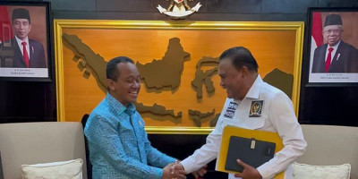Abdullah Puteh dan Menteri Investasi Bahlil Lahadia Bahas UUPA dan Investasi di Aceh