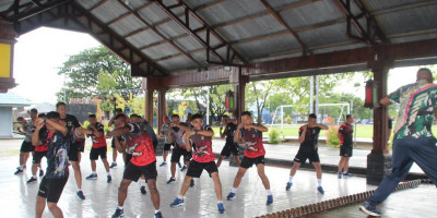 Tingkatkan dan Pertajam Kemampuan Bela Diri, Prajurit Yonmarhanlan X Laksanakan Latihan Bela Diri Chadrick