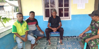 Agar Dekat Masyarakat,  Babinsa Komunikasi Sosial di Kampung Anday