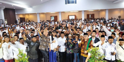Menhan Prabowo Disambut Seribu Kiyai se-DIY