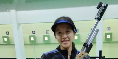 Nadine Anggawirya Buktikan Nembak Tidak Hanya untuk Pria