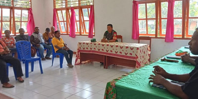Penyelesaian Permasalahan Warga di Kampung Awaki dihadiri Babinsa 