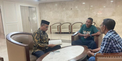 Terima SK Penetapan Lahan TORA dari KLHK, Geuchik asal Aceh Besar Berterima Kasih Kepada Haji Uma 