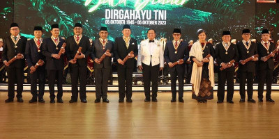 Menhan Prabowo Beri Penghargaan Dharma Pertahanan Utama