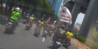 Tolak Pembatasan Jam Kerja, Ojol Geruduk Kantor Kemenaker