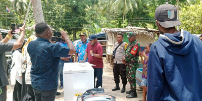 Penyerahan Bantuan Peralatan Nelayan untuk Tangkap Ikan Dihadiri Babinsa 