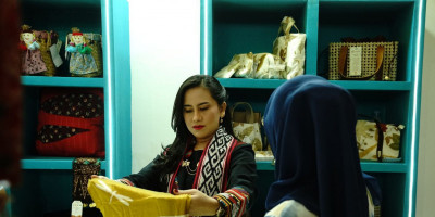 Dorong Naik Kelas, UMKM Binaan Hub UMK Jakarta Raya Raih Omset 76 Juta di Pameran Inacraft 2023