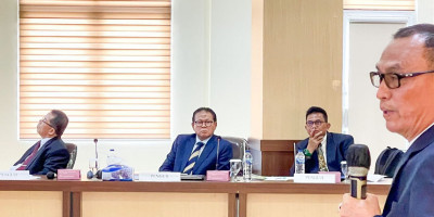 Resmi Bergelar Doktor Pembangunan, Yudas Sabaggalet Angkat Disertasi Soal Mentawai 