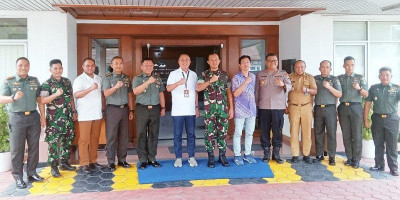 Danrem 052/Wijayakrama Laksanakan Kunjungan Kerja ke Pabrik Sepatu