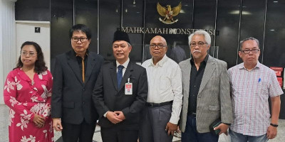 Perekat Nusantara Adukan Ketua MK karena Langgar Etika