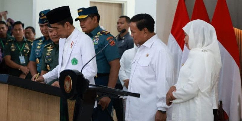 Menhan Prabowo Dampingi Presiden Jokowi Resmikan Dua Rumah Sakit TNI di Surabaya