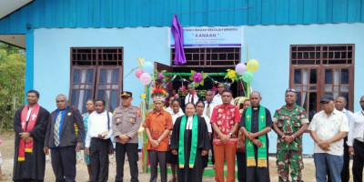 Danposramil Biak Timur Hadiri Peresmian Rumah Sekolah Minggu Kanaan Makmakerbo
