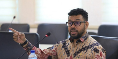 Filep Wamafma Pertanyakan Kebijakan Pj Gubernur Papua Barat Terkait Dana Hibah dari Otsus untuk Perguruan Tinggi