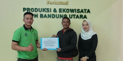 Perhutani KPH Bandung Utara Serahkan Sharing Wisata kepada LMDH Lembah Harapan Jaya