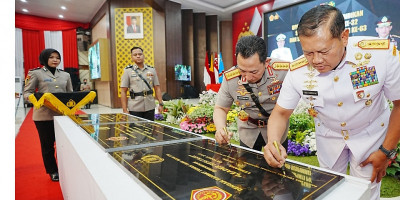 Panglima TNI dan Kapolri  Tutup Pendidikan Sespimti dan Sespimmen Polri di Bandung