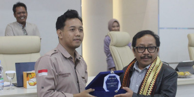 Endro S Yahman Ajak Mahasiswa Jadi Pelopor Perubahan di Masyarakat