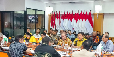 Kaji Ulang Hasil Amandemen UUD NRI 1945