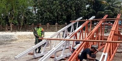 Sambut STC, Koramil Biak Kota Karya Bakti Bersama Masyarakat Kampung Samau