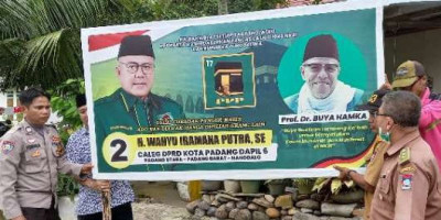 Taati Aturan, Wahyu Iramana Putra Bongkar Alat Peraga Kampanye, Pak Lurah: Jadi Contoh Bagi Caleg Lainnya