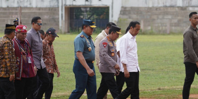 Panglima TNI Dampingi Presiden RI Kunker di Kutai Barat, Kalimantan