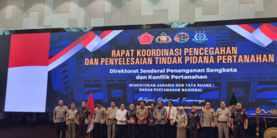 Dorong Berantas Mafia Tanah, Kejati Jambi Diganjar Pin Emas Menteri Agraria RI