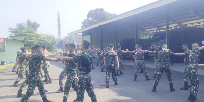 Tangkisan Luwes  Pukulan Geledek Prajurit Menarmed 2 Kostrad