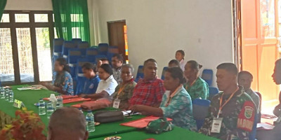 Babinsa Supiori Selatan Hadiri Rapat Sidang Jemaat Gereja GKI H.J Aghter Korido