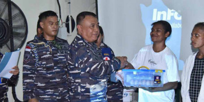 Semarak Sail Teluk Cendrawasih 2023, TNI AL Gelar Bakti Sosial di Biak