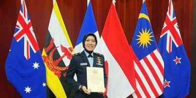 Mayor Pnb Fariana Dewi Djakaria Putri Lulus Pendidikan Militer Tertinggi di Singapura