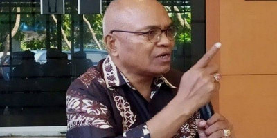 Petrus Selestinus: Anwar Usman Berulah untuk Alihkan Perhatian Publik Terhadap Isu Jokowi, Iriana dan Gibran
