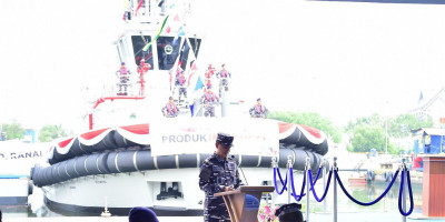 Kapal Tunda Buatan Dalam Negeri TD Ranai 405 Resmi Perkuat TNI AL