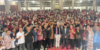 Hadiri Kuliah Kebangsaan di Universitas Muhammadiyah Cirebon, Ganjar Kutip Blueprint Prof. Rokhmin Dahuri