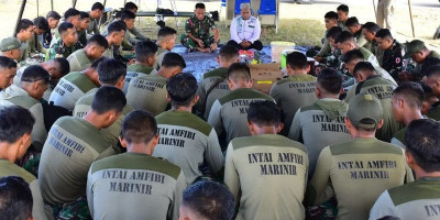 Prajurit Tri Media Gelar Doa Bersama Sebelum Latihan Terjun Free Fall