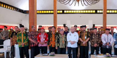 Ketua DPD RI Apresiasi Kekompakan Bupati dan Kades Jadikan Banyuwangi Berprestasi
