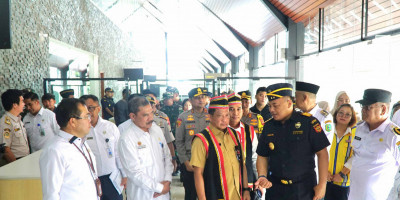 Jelang Diresmikan Presiden, Menteri Tito Cek Kesiapan Pos PLBN Jagoi Babang