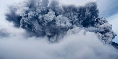 Gunung Bromo Terlihat Keluarkan Asap Putih, Masyarakat Diminta Waspada