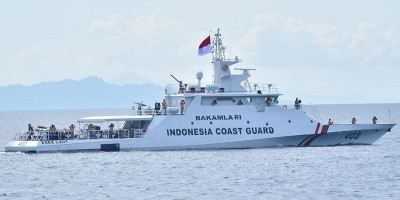 KN Kuda Laut-403 Bakamla RI Sailing Pass di Hari Nusantara