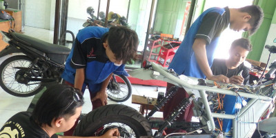 Program TJSL Pelatihan Teknis Rancang Bangun Motor Listrik, Jadi Ekskul SMK Yapalis Krian Sidoarjo