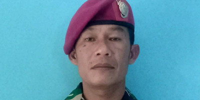 Dengan Tangan Kosong Prajurit Petarung Marinir Bekuk Penjambret Ponsel