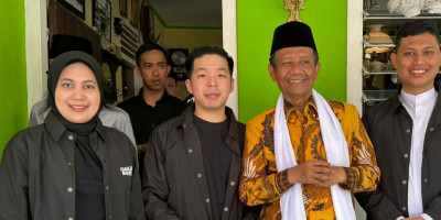 Tiga Juru Bicara Muda Dampingi Prof. Mahfud MD di Pondok Pesantren Cijantung Ciamis