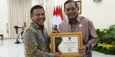 Kemhan RI Terima Predikat Informatif pada Anugerah Keterbukaan Informasi Publik 