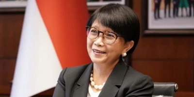 Membangun Jembatan Bukan Tembok, Komunikasi Luwes Retno Marsudi dalam Diplomasi