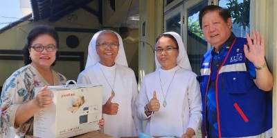 KRIS Bantu Sejumlah Alat Medis untuk RSU Santa Maria Cilacap