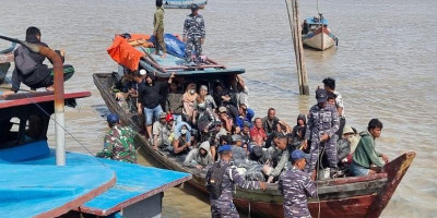TNI AL Tangkap Kapal Pembawa 56 PMI Ilegal di Perairan Tanjung Balai Asahan