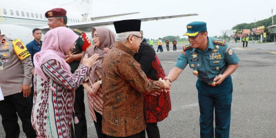 Danlanal Semarang Turut Sambut Kedatangan Wakil Presiden RI
