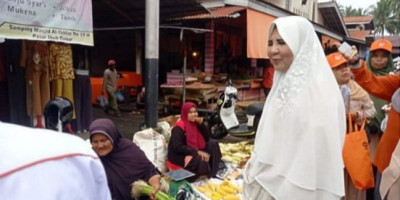 Jemput Aspirasi Masyarakat, Nevi Zuairina Sambangi Sejumlah Pasar di Payakumbuh