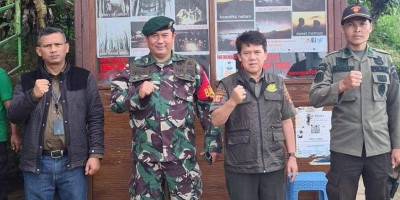 Antisipasi Gangguan Keamanan Hutan Perhutani bersama Koramil 0901 Lembang Lakukan Patroli