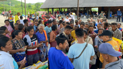 PLBN Napan Inisiasi Operasi Pasar Murah, Beras hingga Minyak Goreng Ludes Terjual Hitungan Jam