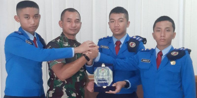 Letkol Arm Ketut Terima Kunjungan Tiga Pelajar SMA Taruna Nusantara